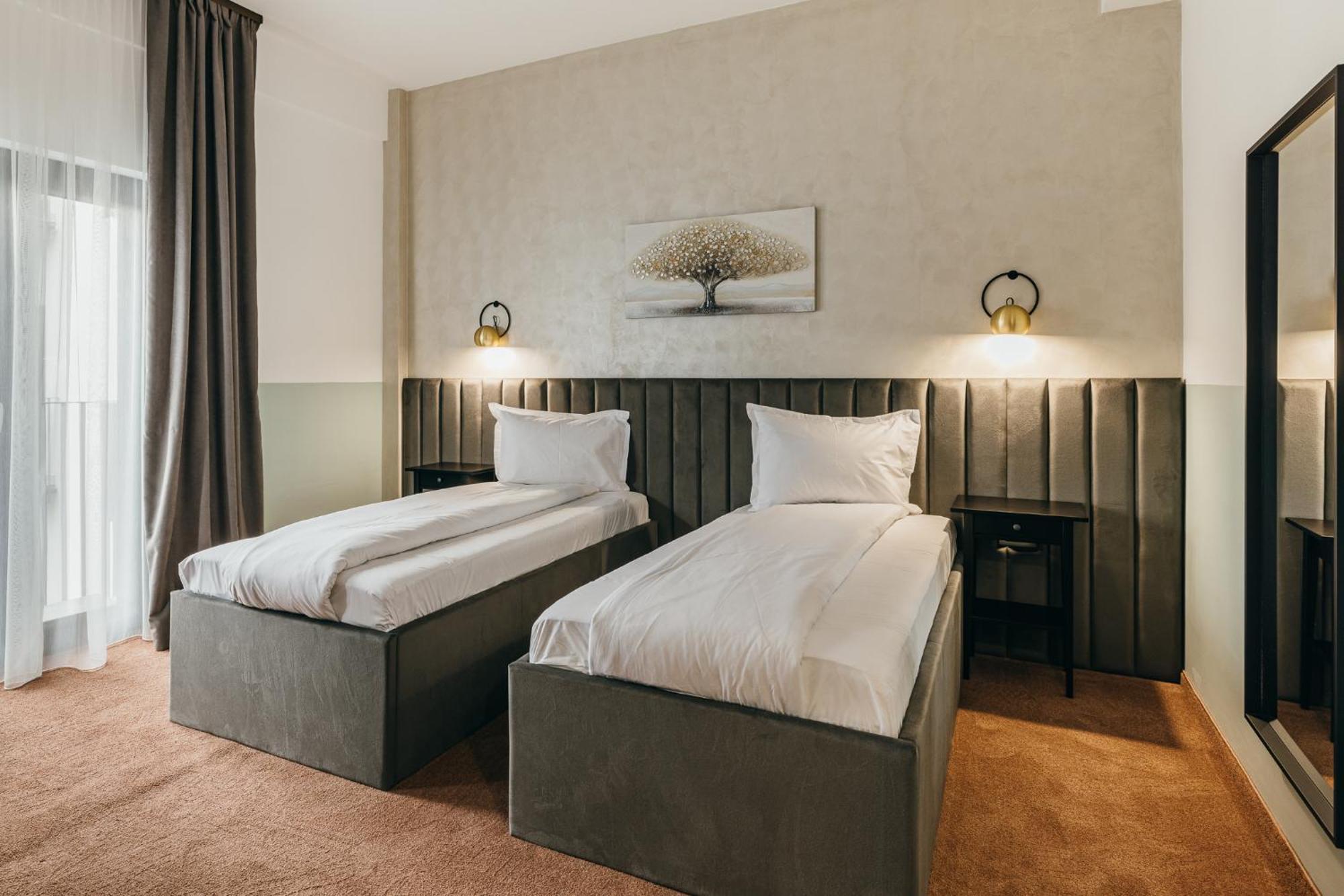 Hotel Agora Mures Тыргу-Муреш Экстерьер фото